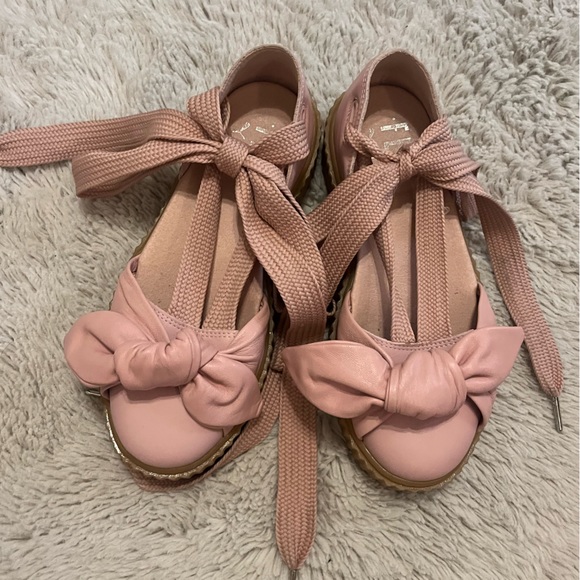 PUMA X Fenty by Rihanna Leather
Bow Lace-Up Sneakers/Shoe
Platform 🌵6.5 - Picture 8 of 13